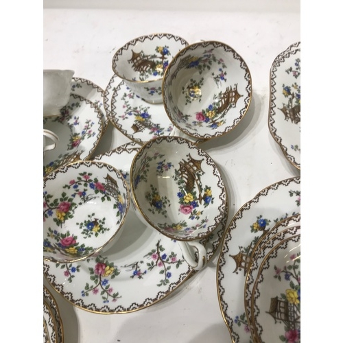 424 - Good Quality Aynsley Oriental Pattern Tea Service