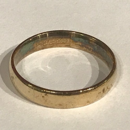 226 - 9ct Gold Hallmarked Wedding Ring. 3g