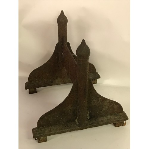 140 - Antique Cast Iron Boot Scrape. 31 x 32 x 333 cms