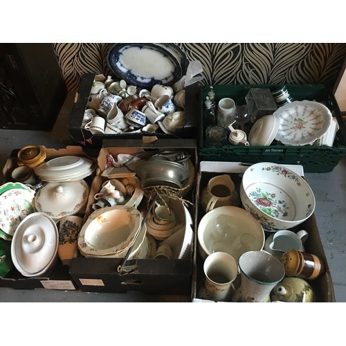 686 - Quantity Of Ceramics In Boxes