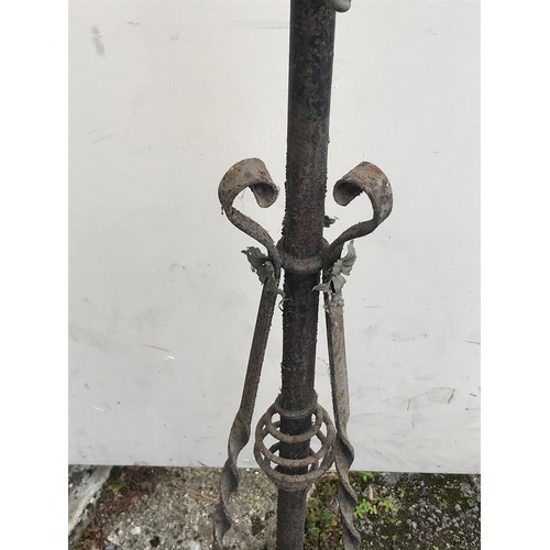 76 - Vintage Ironwork Adjustable Stand Possibly Gas Lamp Stand, Adjustable To 186 Cms High