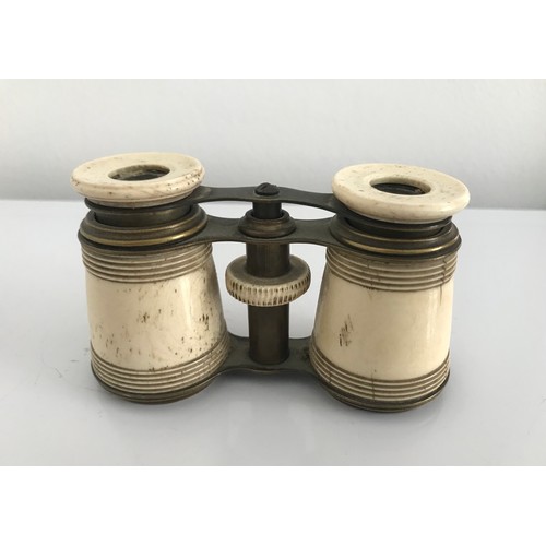 107 - Antique Set Of Theatre Binoculars Opera Glasses Having Bone Decoration 
11 cms x 6 cms