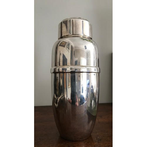 156 - Vintage Silver Plated Cocktail Shaker
19 cms