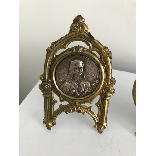 140 - 2 x Vintage Bronze Religious Plaques
Madonna Plaque 14 x 8 cms , Jesus Plaque 14 x 12 cms