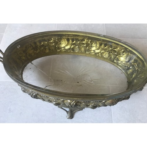 159 - Art Nouveau Oval Brass Centrepiece Jardiniere Flower Vase With Glass Insert af.
41 x 17 x 18 cms