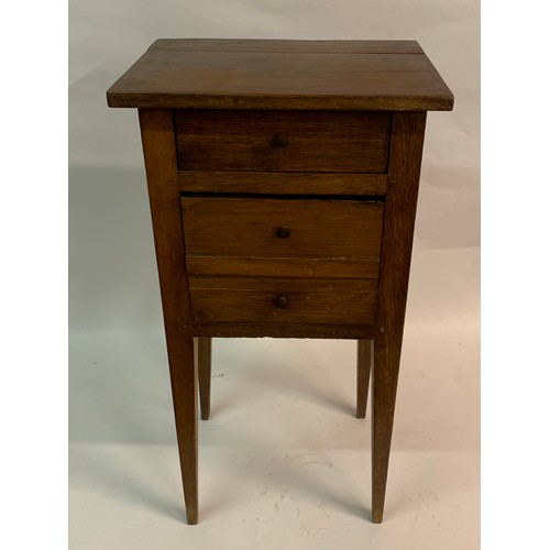 59 - Antique Pegged Joint Chest Of Drawers / Bedside Unit. 39 x 30 x 74 cms