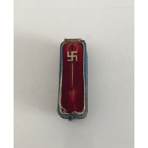 185 - Of Military Interest WW2 German Lapel Pin In Antique Case