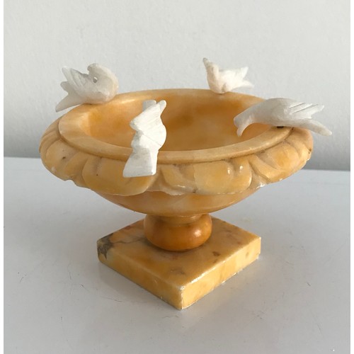 196 - Sienna Marble Grand Tour Style Dish Having 4 Alabaster Doves To The Rim
9 cms h x 12 cms diameter