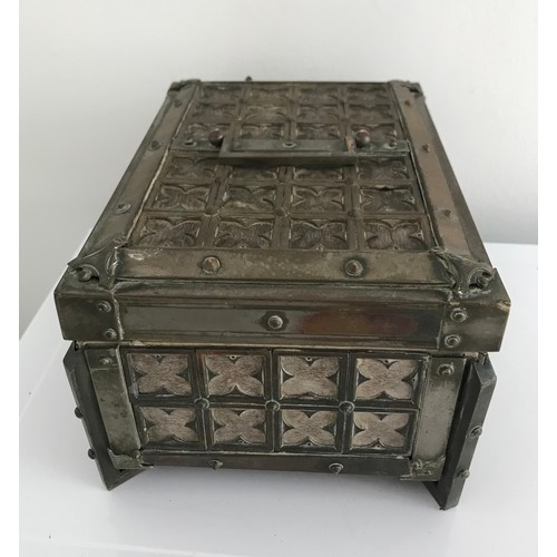 244 - 19thC Gothic Box 
21 x 15 x 11 cms