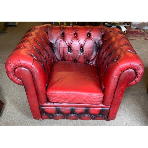 400 - Single Chesterfield Chair.