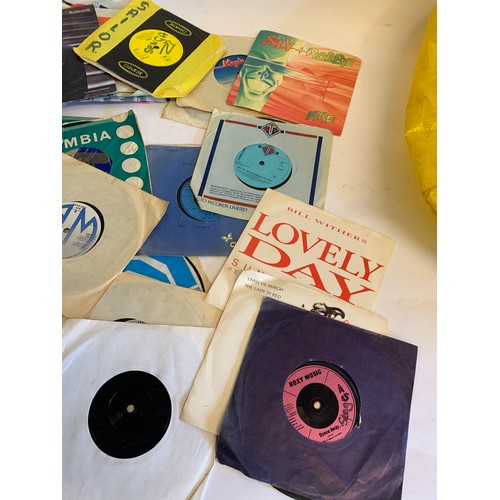 412 - Quantity Of Single Vinyl Records To Include Roxy Music , Walt Disney Reading Book Records , The Poli... 