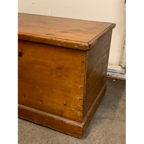 32 - Antique Pine Blanket Box / Coffer. 94 x 49 x 50 cms