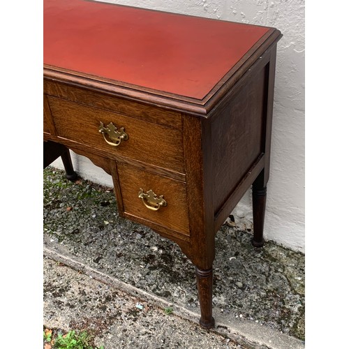 33 - Antique Leather Top Knee Hole Desk. 92 x 42 x 81 cms