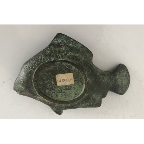 160 - Unusual Vintage Oriental Bronze Censer In The Form Of A Fish Probably A Carp
14 x 9 x 2.5 cms