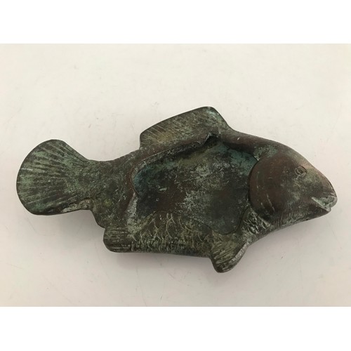 160 - Unusual Vintage Oriental Bronze Censer In The Form Of A Fish Probably A Carp
14 x 9 x 2.5 cms