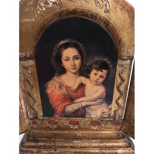 142 - Vintage Italian Florentine Triptych Trifold Screen Featuring The Madonna And Child.
15 x 22 cms