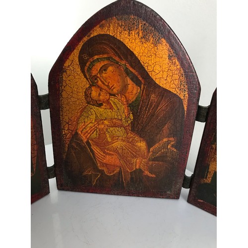 123 - Vintage Carved Wooden Icon Triptich Depicting The Madonna
30 x 19 cms h