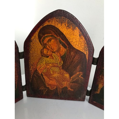 123 - Vintage Carved Wooden Icon Triptich Depicting The Madonna
30 x 19 cms h