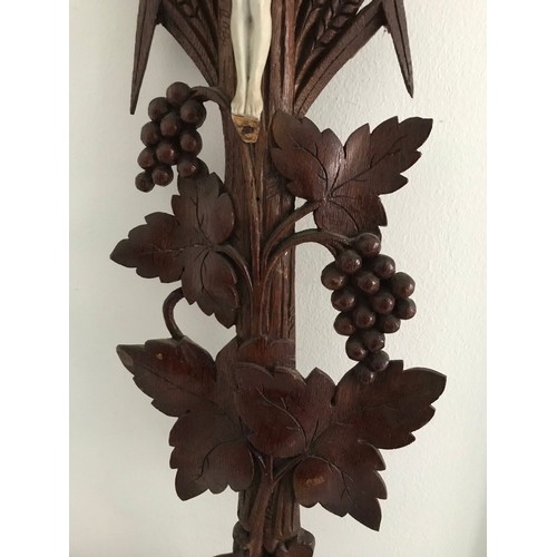 110 - Antique Intricately Carved Wooden Black Forest Crucifix
60 x 26 cms