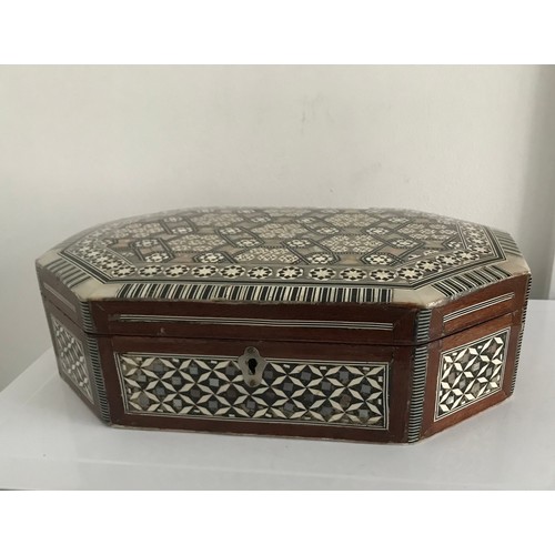 165 - Anglo Indian Sadelli Box
29 x 20 x 8 cms h