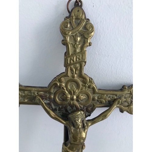 122 - Antique Brass Wall Hanging Crucifix 
31.5 x 19.5 cms