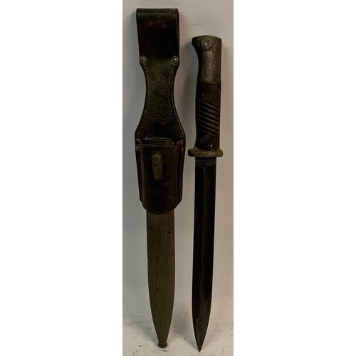 553 - Carl Eickhorn German WW2 K98 Bayonet With Matching Numbers To Scabbard And A 1939 Dated Leather Frog... 