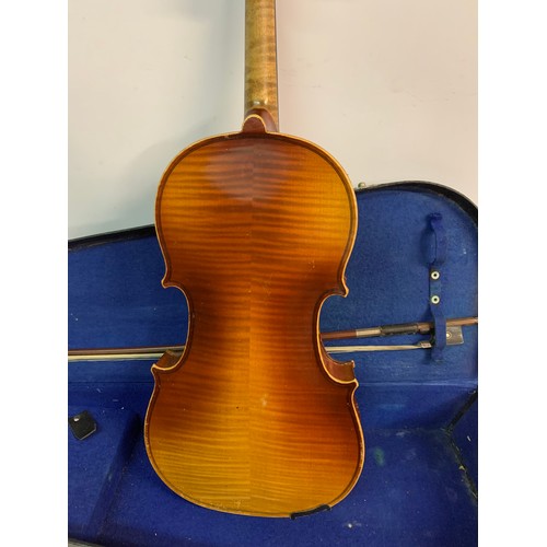 557 - Cased Vintage Violin With Bow