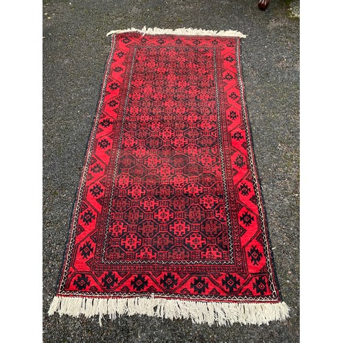 624 - Decorative Rug / Runner 198 x 102 cms