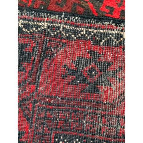 624 - Decorative Rug / Runner 198 x 102 cms