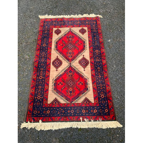 630 - Decorative Ground  Rug With Central Pattern 150 x 95 cms