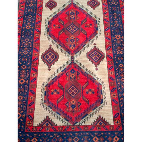 630 - Decorative Ground  Rug With Central Pattern 150 x 95 cms