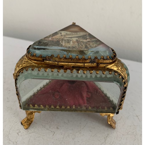 116 - Similar To Previous Lot
Antique French Ormolu Mounted Triangular Glass Trinket Box
8 x 8 x 8 x 7 cms... 