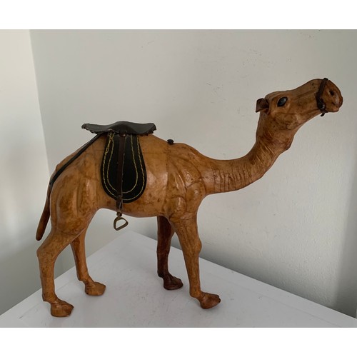 100 - Vintage Leather Clad Camel Statue
34 x 10 x 31 cms h