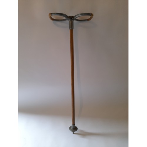 20 - Vintage Wood and Alloy Shooting stick