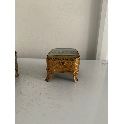 116 - Antique Ormolu Mounted Trinket Box
6 x 6 x 5 cms h