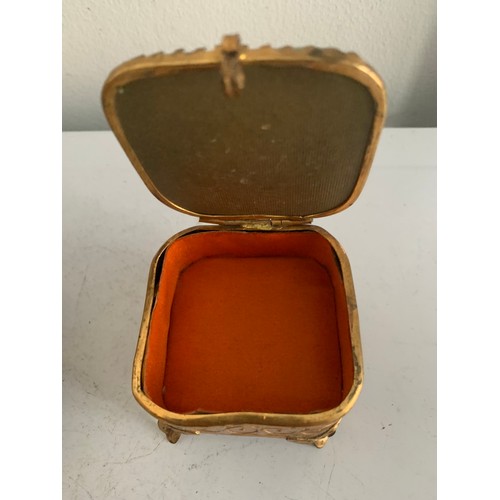 116 - Antique Ormolu Mounted Trinket Box
6 x 6 x 5 cms h