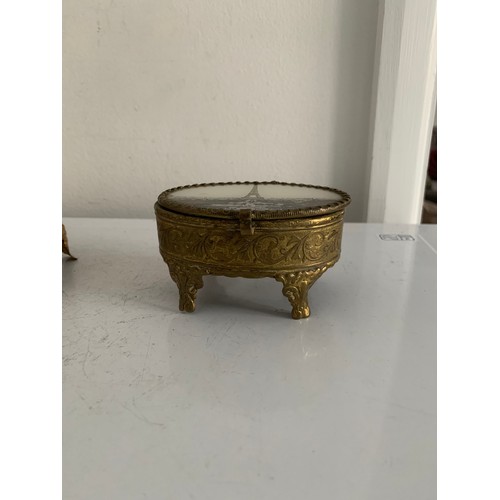 117 - Similiar To Previous Lot
Antique Ormolu Mounted Trinket Box
9 x 6 x 5 cms h