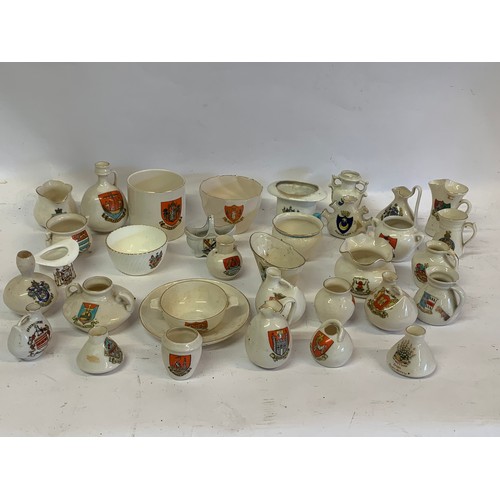 313 - Good Quantity Of Crested ware Ceramics