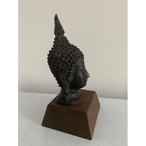 146 - Bronze Buddha Head Statue (base not included)
15 cms h