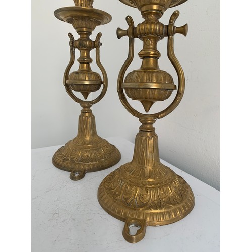 145 - Pair Of Heavy Brass Ships Gimbal Candle Sticks.
26 cms h