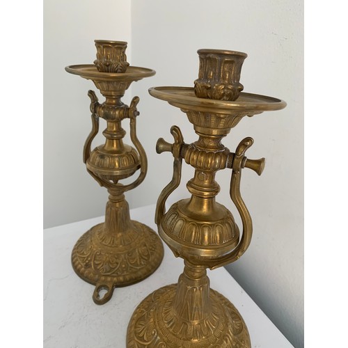 145 - Pair Of Heavy Brass Ships Gimbal Candle Sticks.
26 cms h