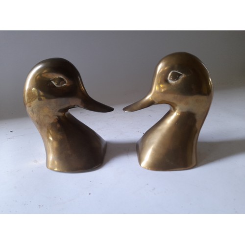 272 - Pair of Bass Duck head figures 12cm high