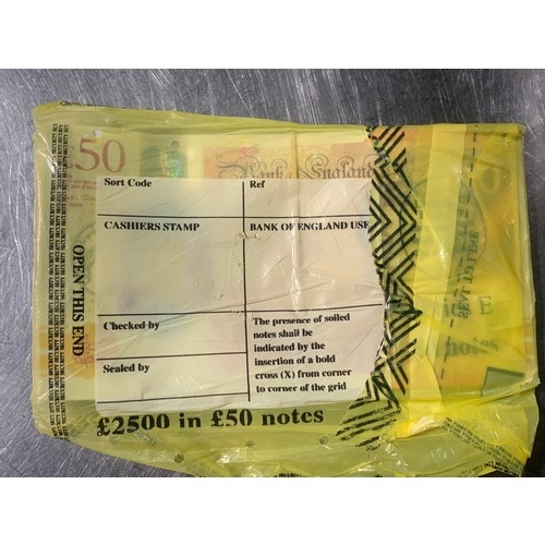 100A - A Unopened Uncirculated Consecutive Run Of 50 New Polymer Fifty Pound Notes AB67 768565 Down.