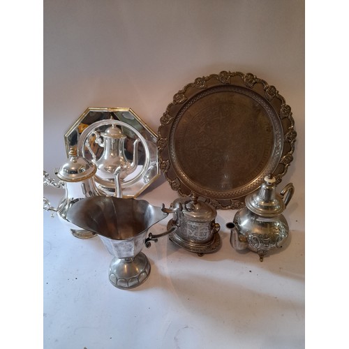 305 - 6 x items of Continental metal ware to include trays and lidded jugs