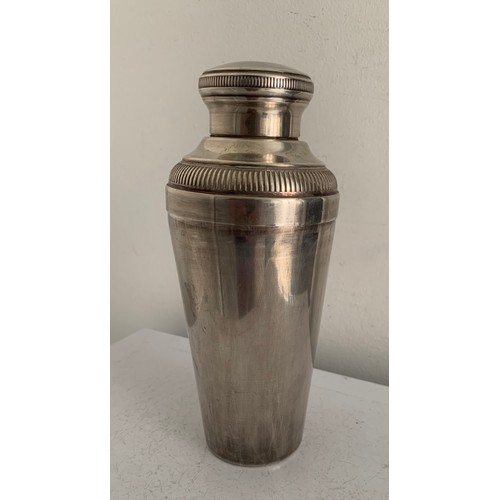 129 - Vintage Art Deco Style Cocktail Shaker
21 cms h