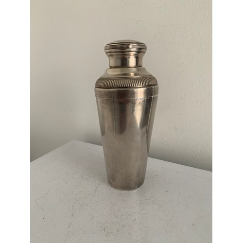 129 - Vintage Art Deco Style Cocktail Shaker
21 cms h