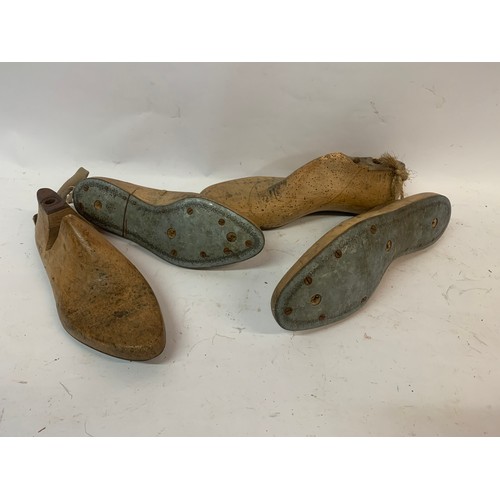 356 - Two Pairs Of Vintage Cobblers Shoe Lasts Of Wood And Mettle Sole Construction. (2)