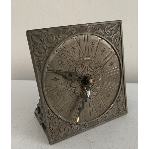 135 - Metal Clock Face Clock
11 x 12 cms h