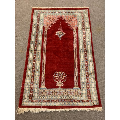 65 - Decorative Hand Tied Ground Rug. 153 x 93 cms