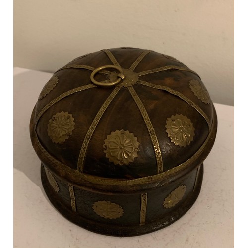 209 - Vintage Rayale Hand Crafted Lidded Wooden Indian Box
14 cms diameter x 9 cms h